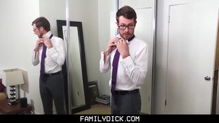 FamilyDick - Papá barbudo se folla a pelo a un chico lindo