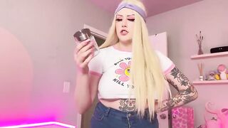 Pink Drip - Bratty Sis trova il tuo barattolo di sperma